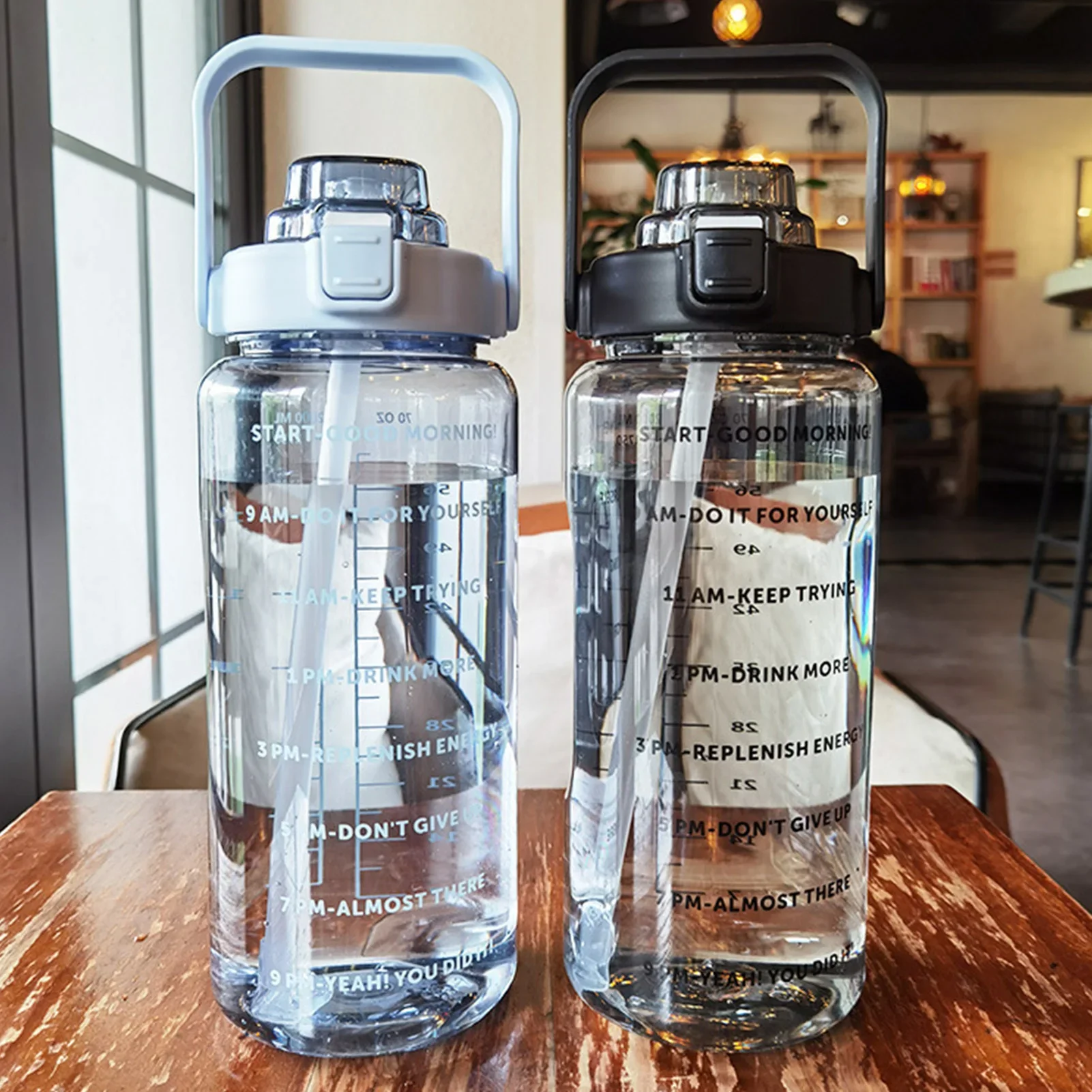 Спортивная бутылка для воды объемом 2 л с соломинкой портативная непротекающая