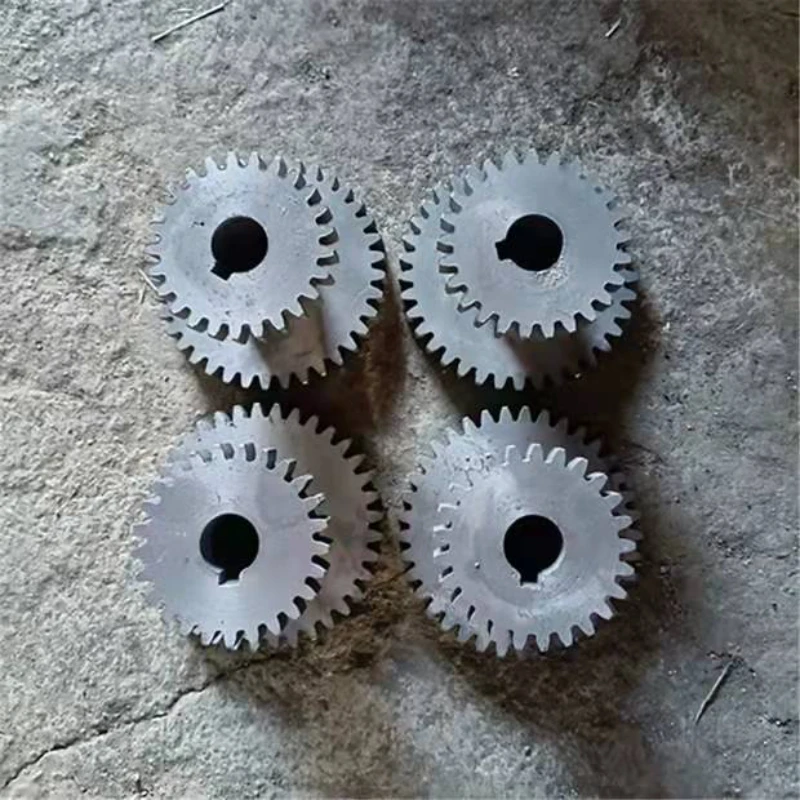 

Straw cutter farm machinery parts Straw cutter farm machinery parts new cast chain iron gear conjoined gear.