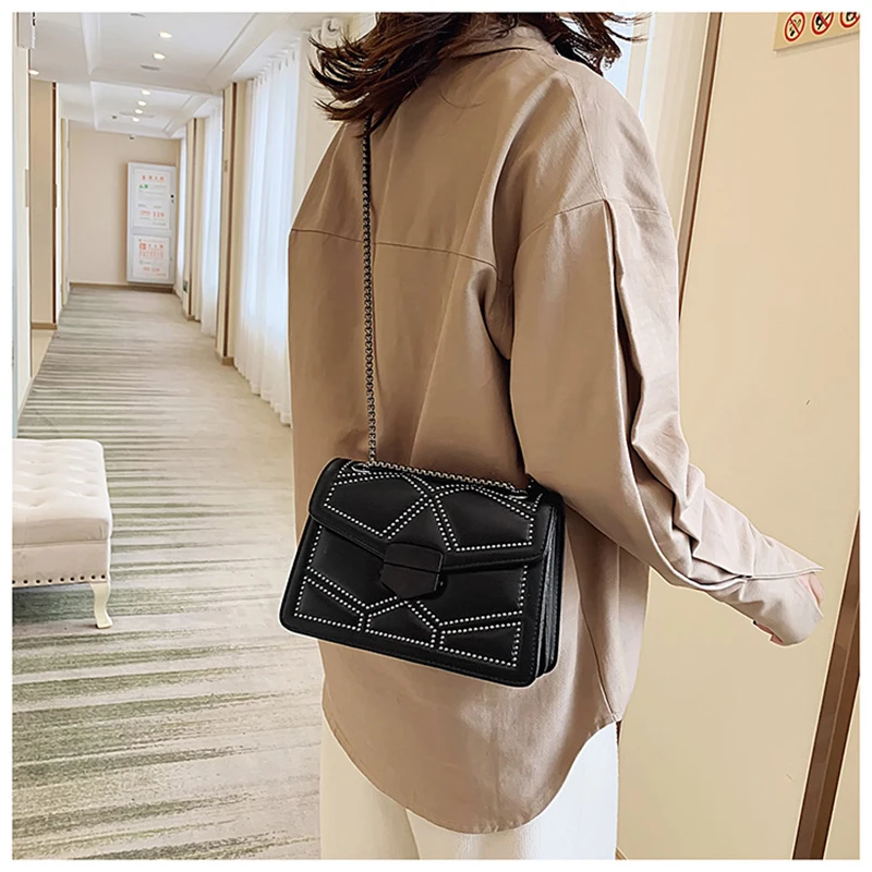 

Женская модная сумка через плечо с заклепками и цепочкой, кожаная сумка-Кроссбоди с откидной крышкой и пряжкой, роскошная брендовая дизайнерская сумка-мессенджер, Женская трендовая сумка