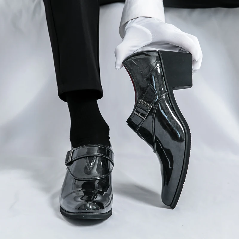 Модные зеленые модельные туфли с пряжкой мужские кожаные на высоком каблуке