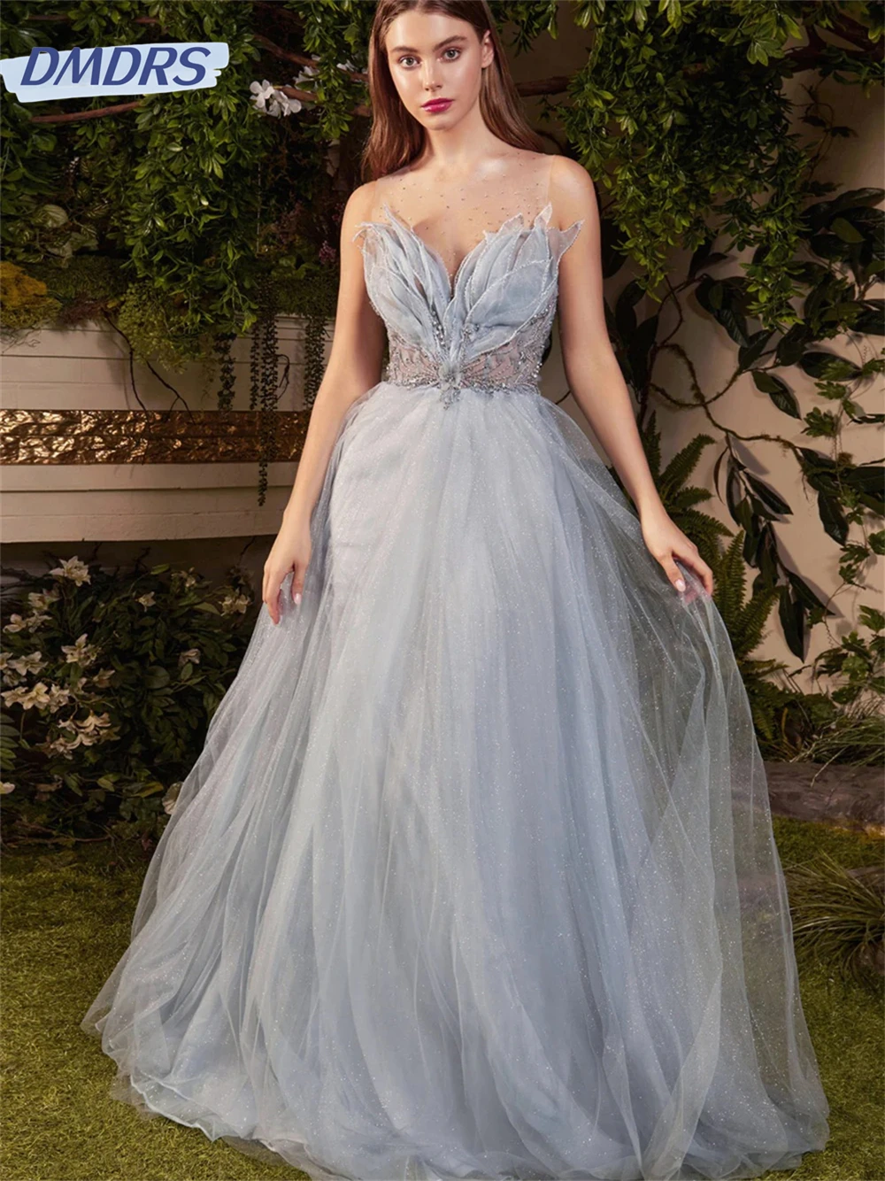 Женское вечернее платье без бретелек It's yiiya