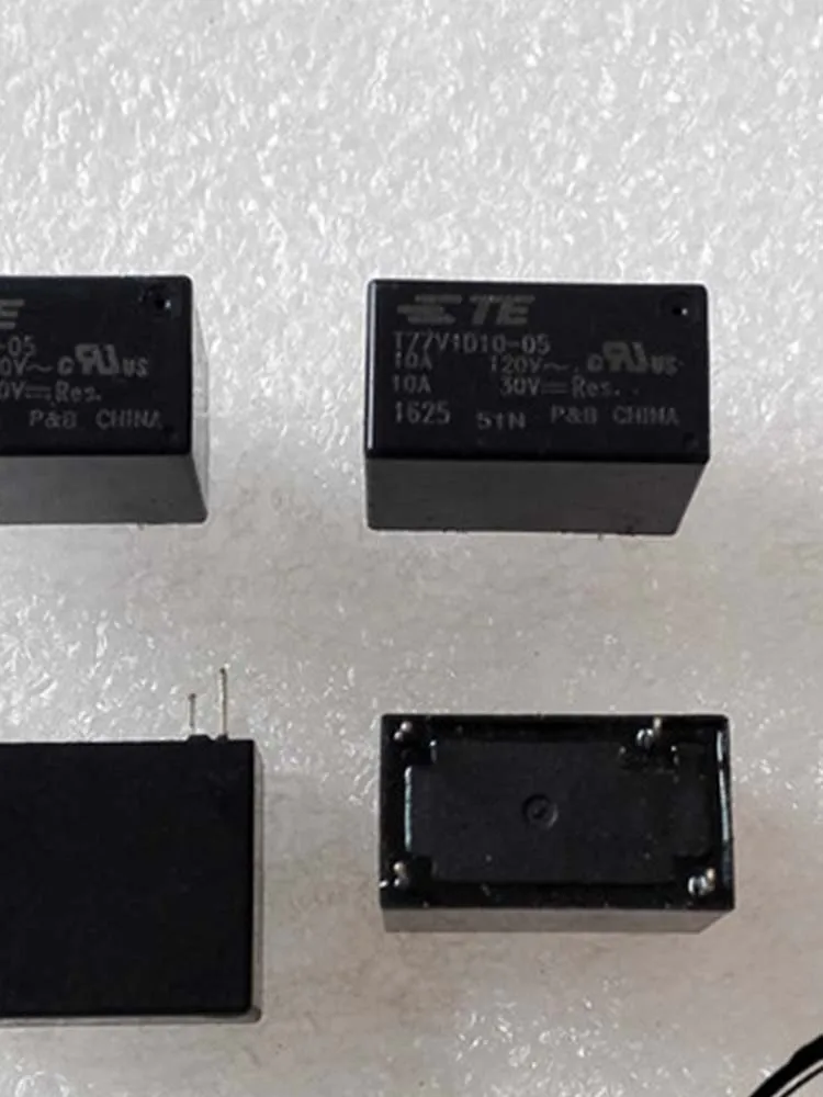 

Реле T77V1D10-05 4pin