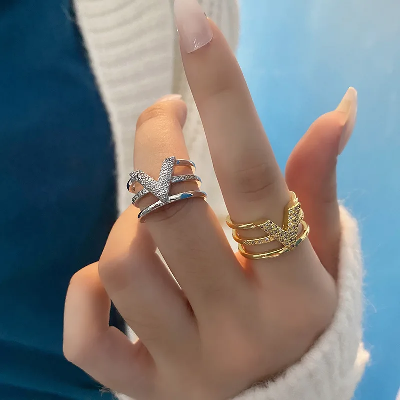 

Модные трехслойные Регулируемые кольца серебряного цвета с цирконом V-образной формы для женщин, модные высококачественные трендовые ювел...