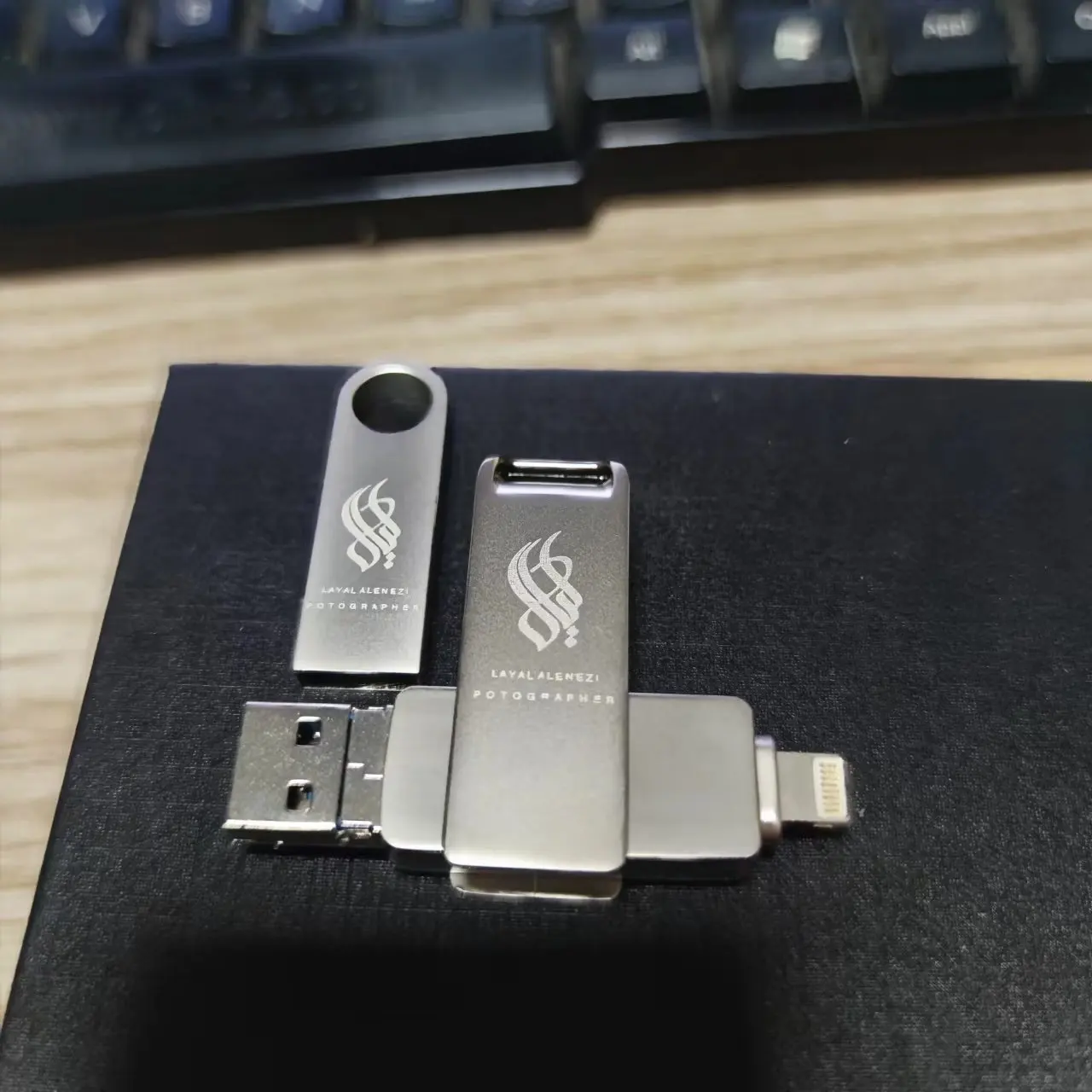 

20pcs OTG Pen Drive 4GB Flash Disk and 20pcs 4GB metal USB