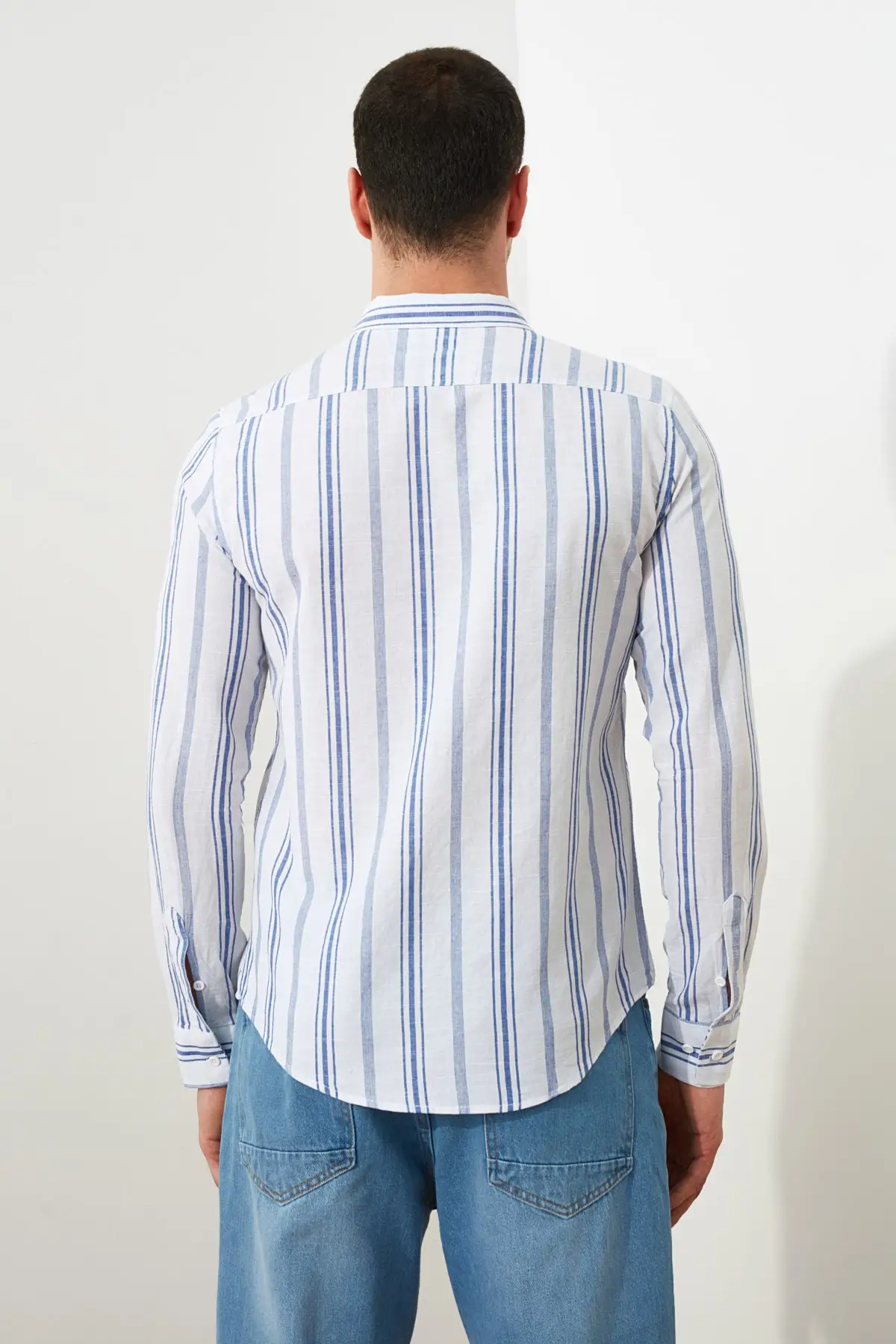 

Trendyol Male Slim Fit Button Shirt Collar Shirt TMNSS21GO0364