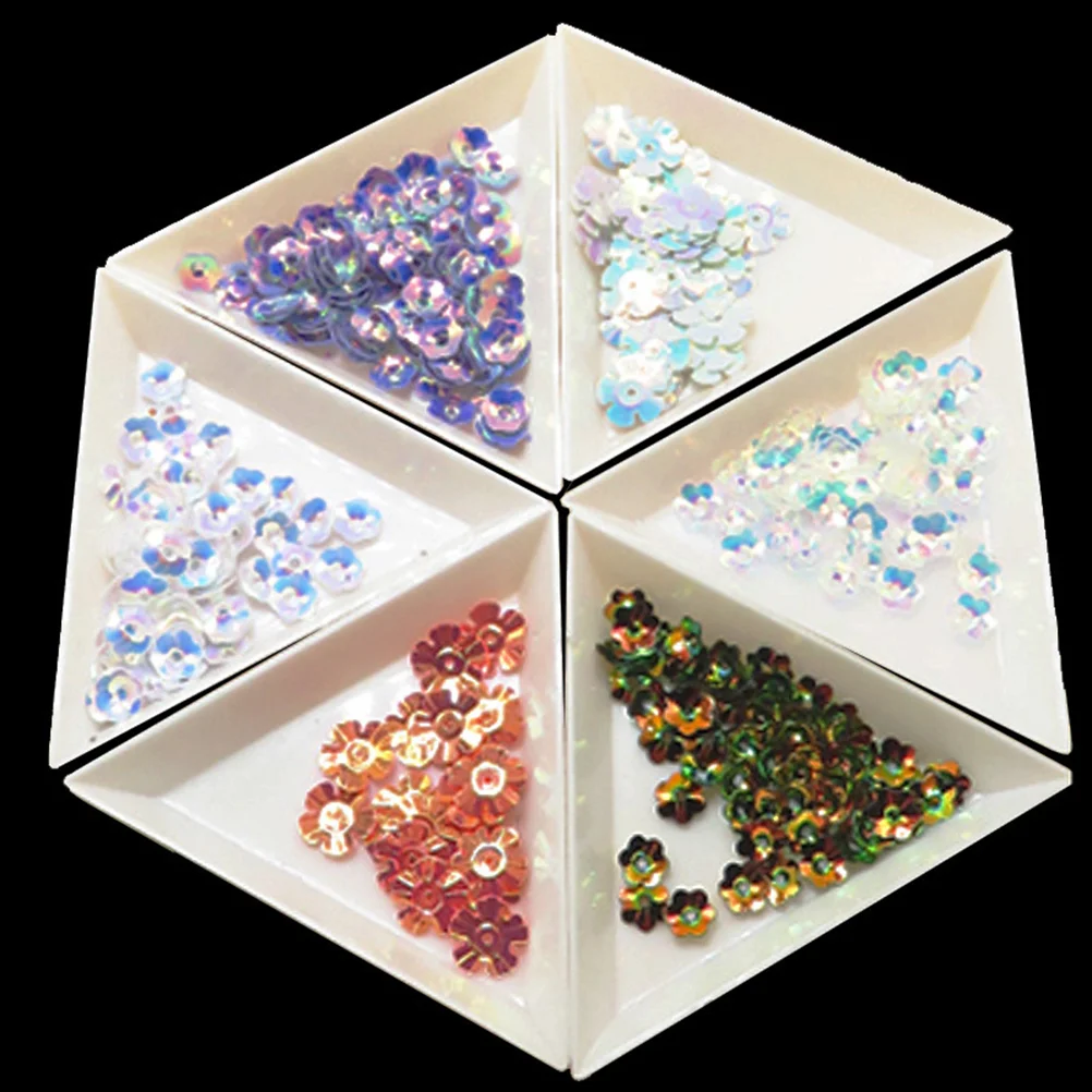 

24pcs Triangular Jewelry Picking Plates Plastic Tray Dish for Rhinestones Beads Jewelry Tools Jewelry Findings (White)