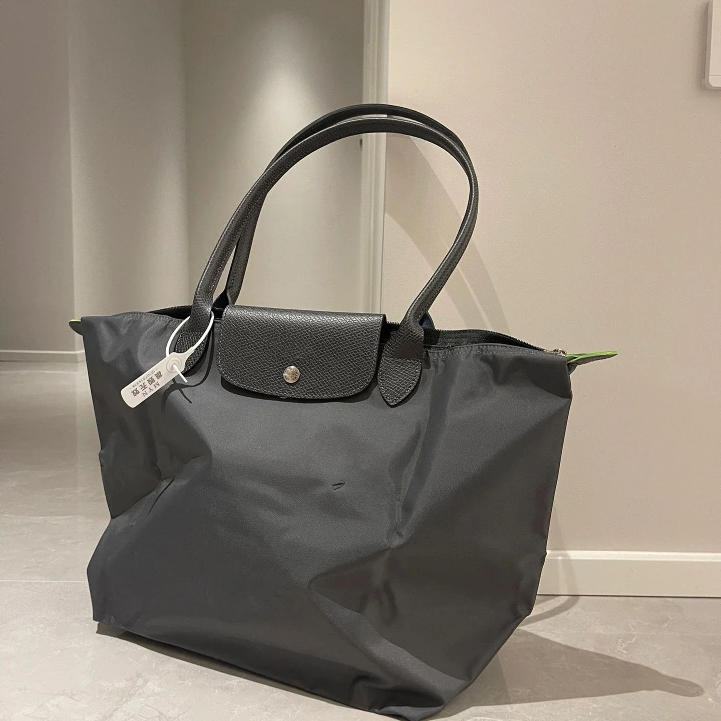 

Luxury Designer Nylon Tote Bag Women Handbags Top Quality Shoulder Bags Soft Shopper Purses The Single Shoulder Bag for Women