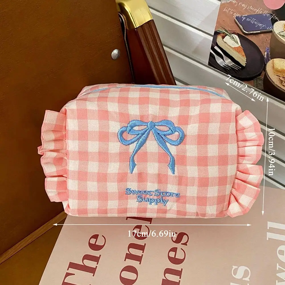 

Косметичка женская тканевая розового цвета