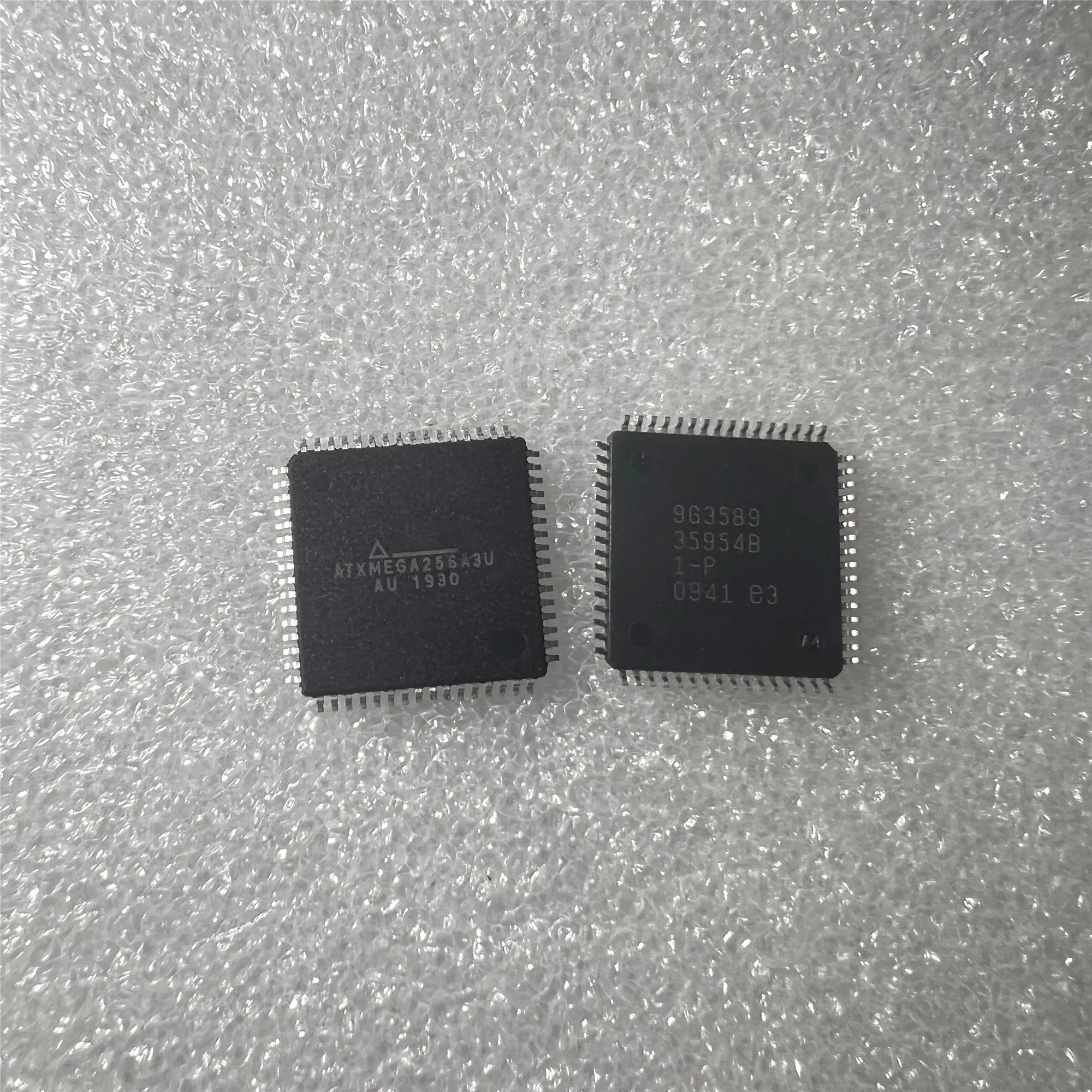 

2PCS ATXMEGA256A3U-AU ATXMEGA256A3-AU ATXMEGA256A3 TQFP64 stock
