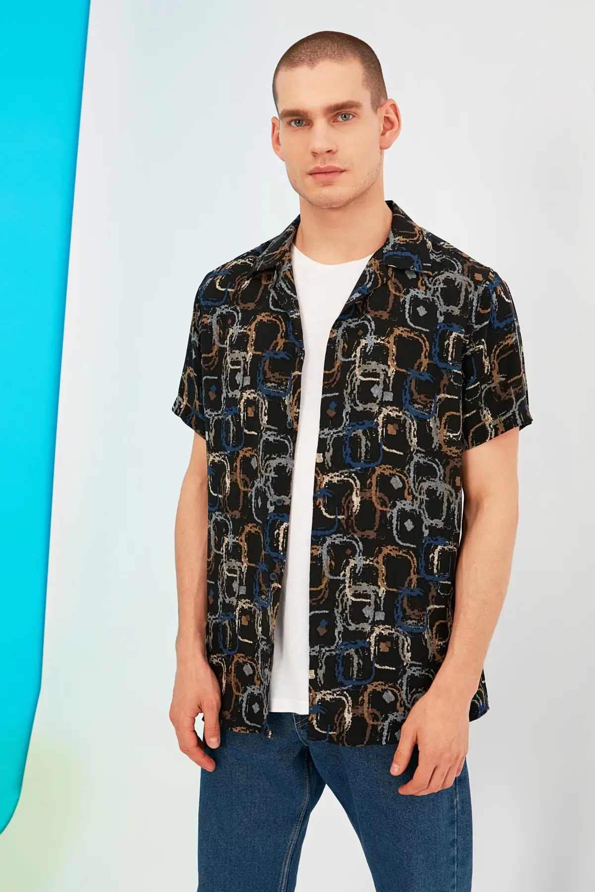 

Trendyol Male Regular Fit Apaş Collar Geometric Printed Shirt TMNSS21GO0833