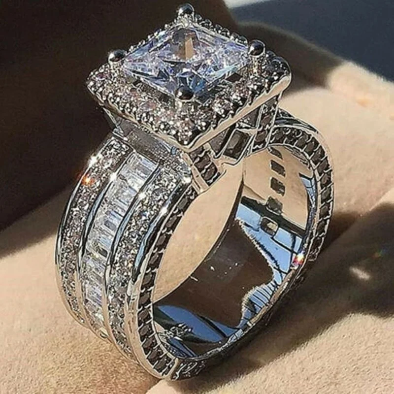 

Super Shining Women Men Fashion Ring Exquisite Silver Color Inlaid Zircon Crystal Wedding Rings for Women Engagement Jewelry