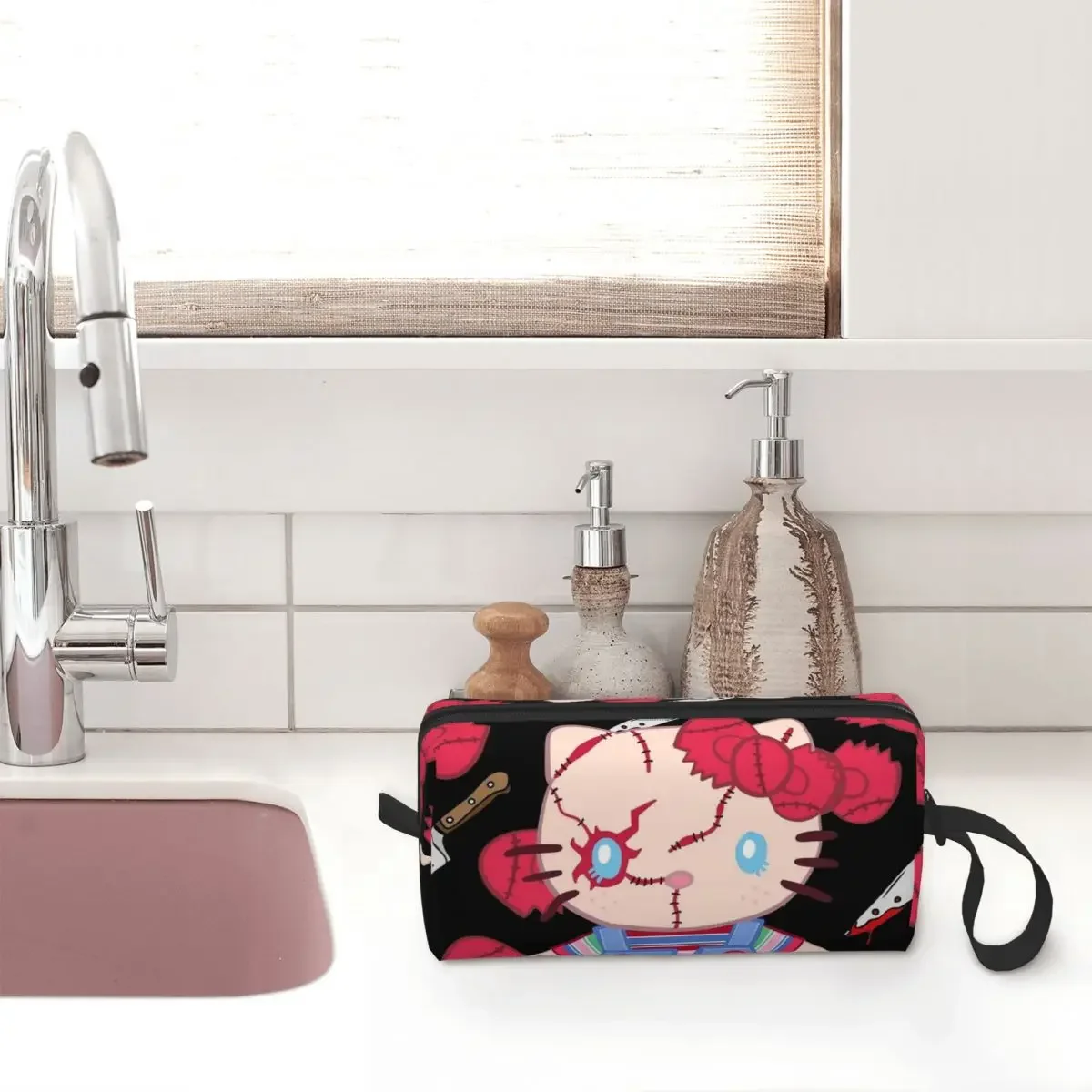 Косметичка Hello Kitty вместительная стильная сумка для путешествий