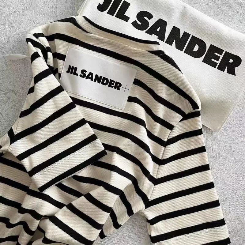 

New summer all-match Jils Sanders black and white stripes on the back of the letter men and women couple casual short-sleeved