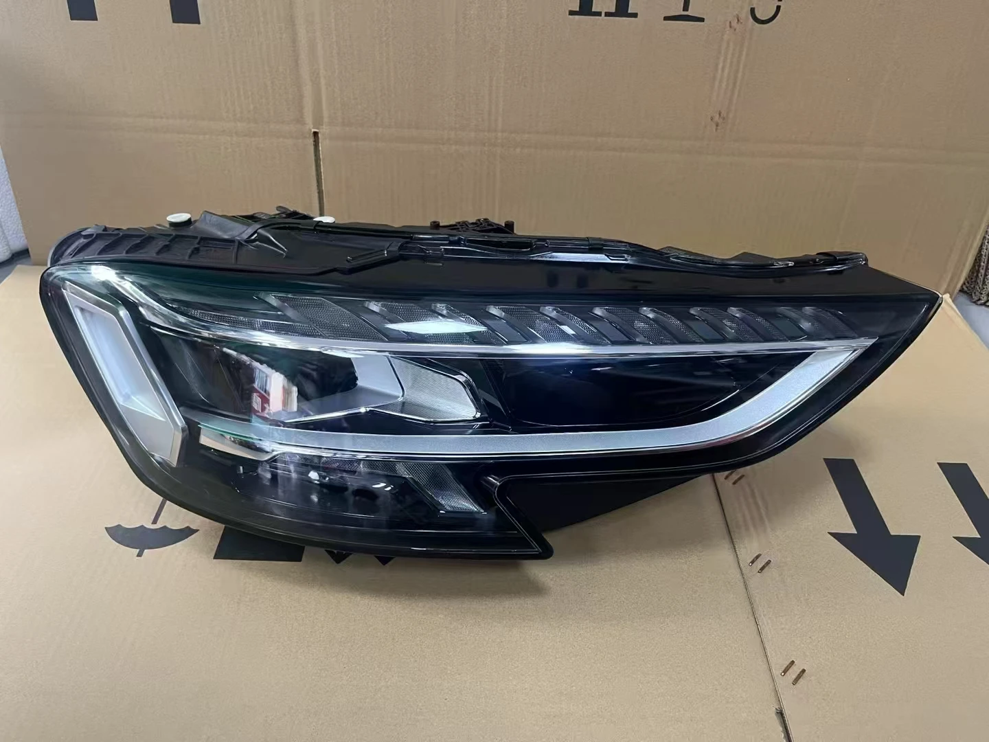 Фото Для Audi A8D5 Horch матричные фары оригинально собранные и разобранные, передняя решетка бампера, комплект кузова двигателя двери автомобиля №3