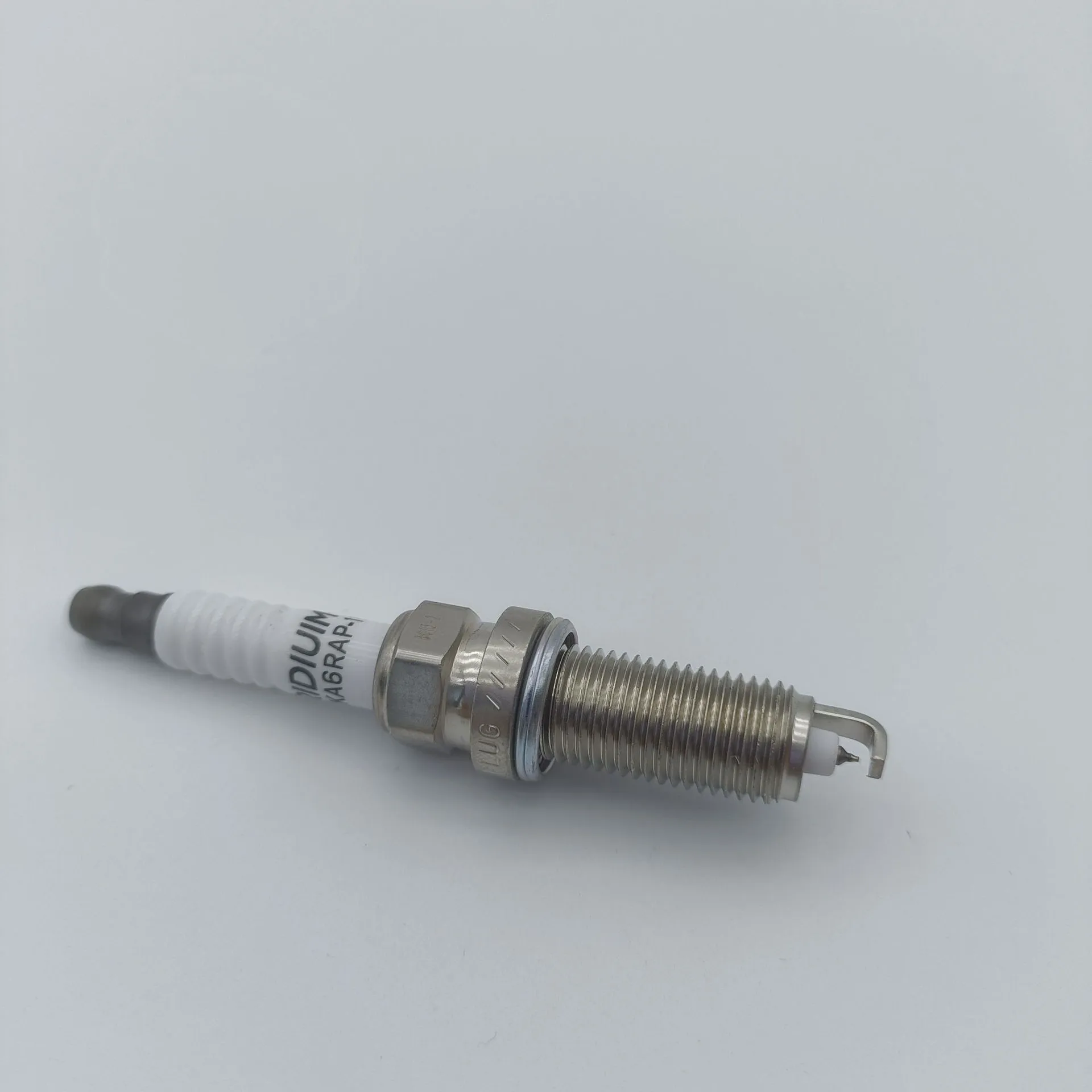 

4 Pcs Iridium Spark Plug for Nissan Micra March Note Tiida X-Trail Bluebird Sunny Cube LZKAR6AP-11 22401-ED815 for Venucia T70