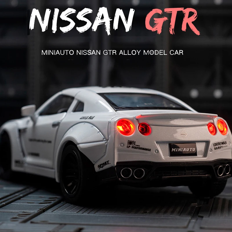 Модель спортивного автомобиля Nissan GTR R35 в масштабе 1:32 модель из сплава литой под