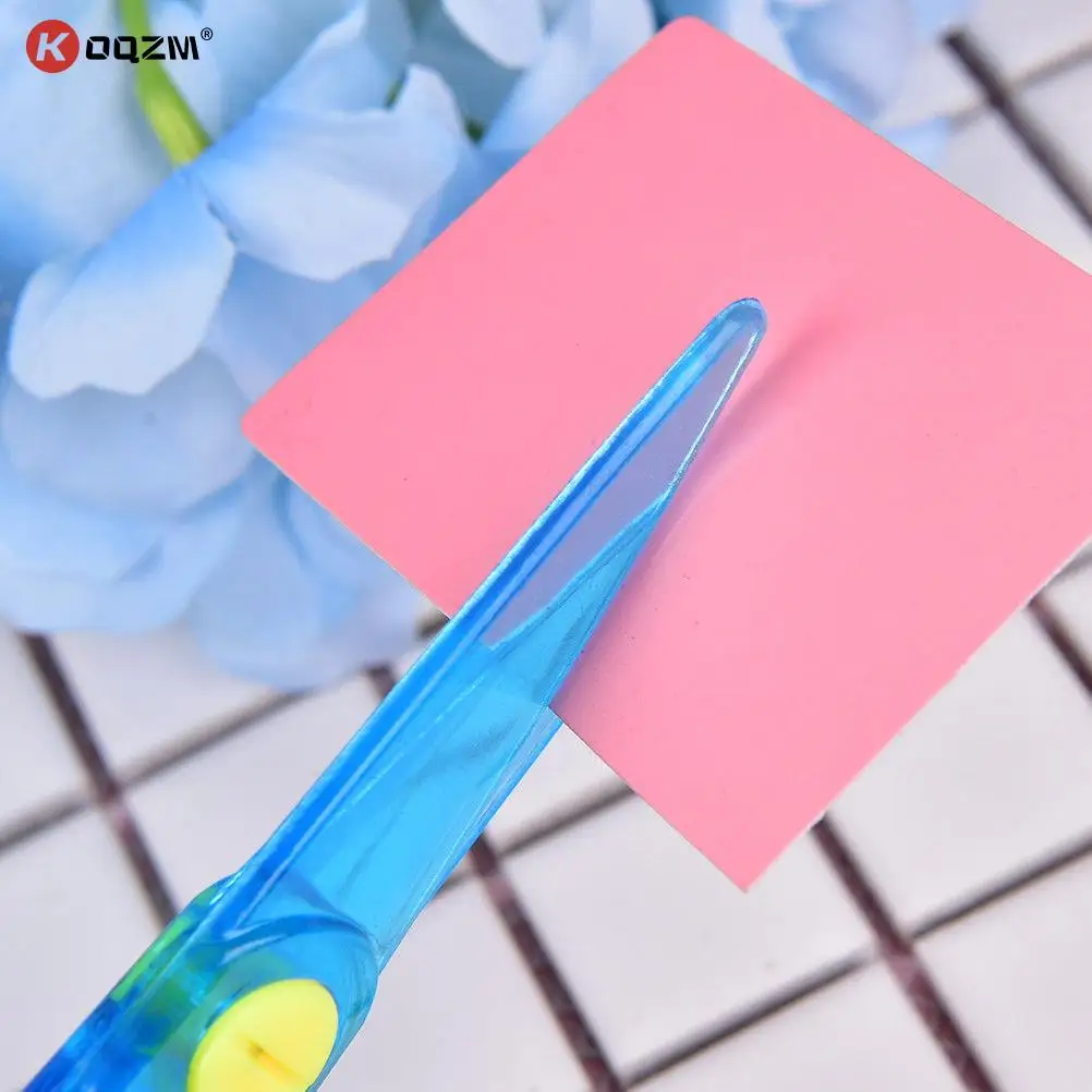 

1PC Children Safety Scissors Handmade DIY Photo Album Laciness Plastic Mini Scissors Tesoura Paper Lace Diary Decoration