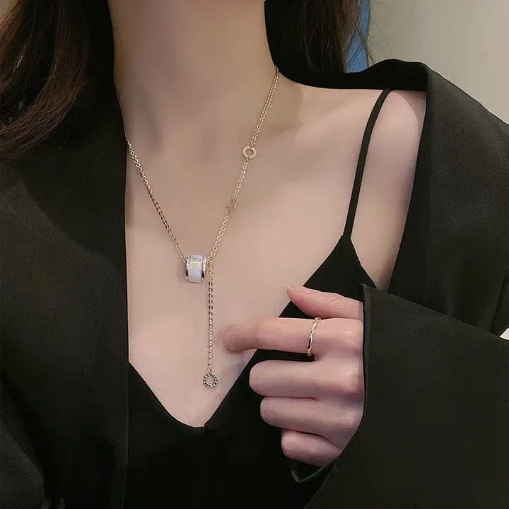 

Elegant New Niche Necklace Female in INS Opal Choker Chain Creative Trending Letter