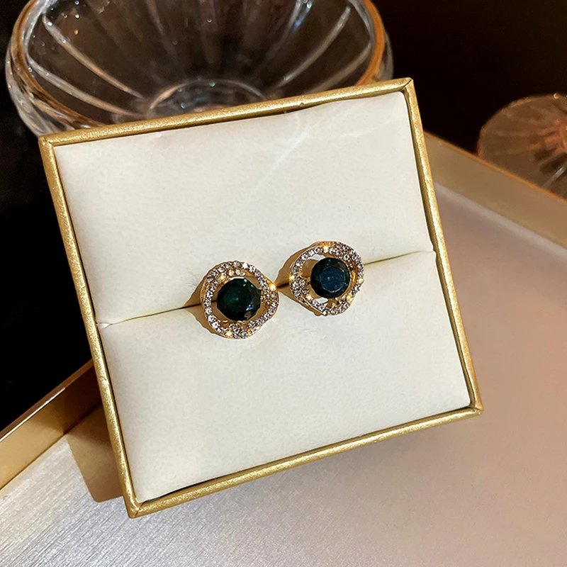 

Женские серьги-гвоздики из серебра 925 пробы, с фианитом