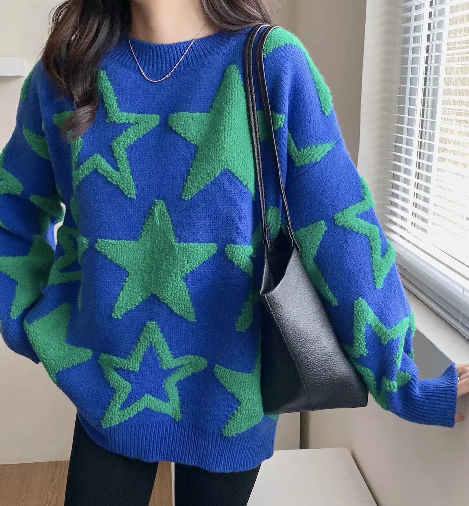 

2022 Autumn and Winter Loose and Lazy Wind Knitted Japanese Retro Star Pullover Sweater Women