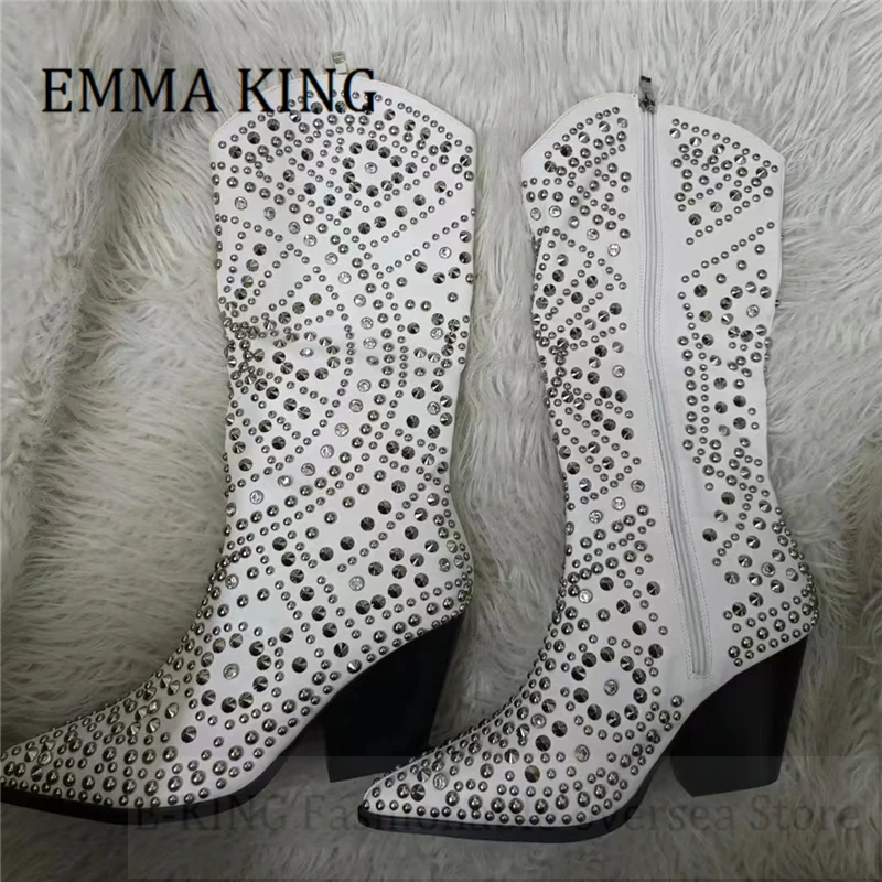 Женские сапоги в стиле вестерн с шипами до колена на массивном блочном каблуке