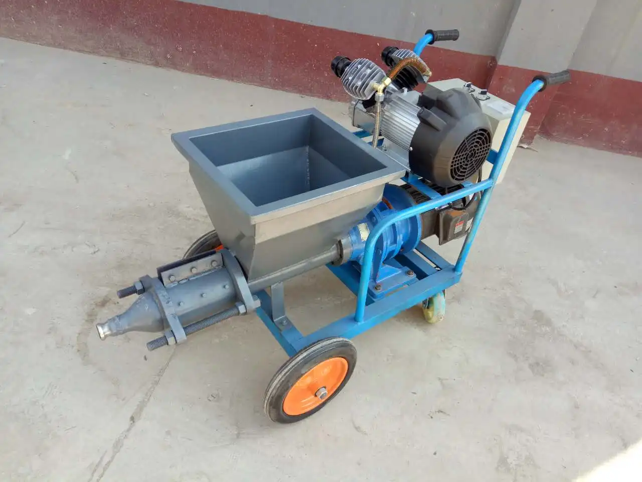 Машина для распыления растворов Новая высококачественная машина из гипса и