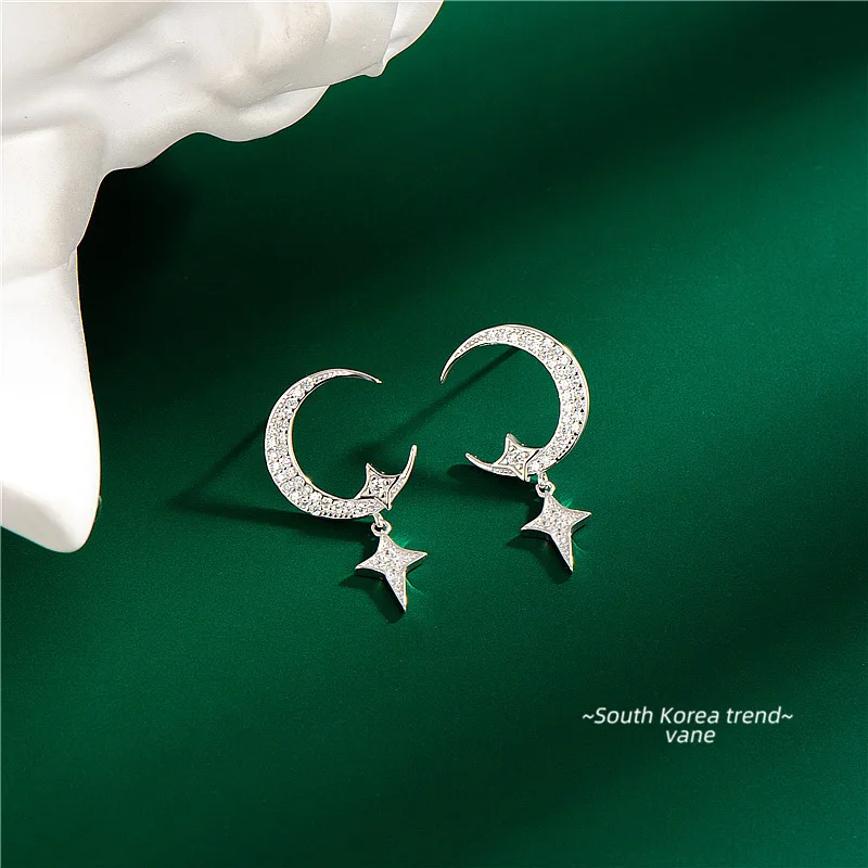 

Женские серьги-гвоздики из серебра 100% пробы, с кристаллами