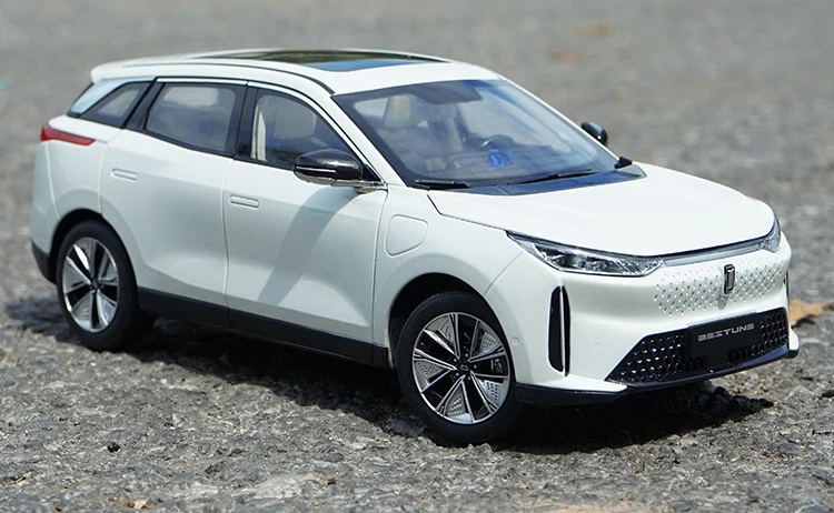

1:18 YIqi Benteng E01 модель автомобиля из сплава, игрушка в подарок