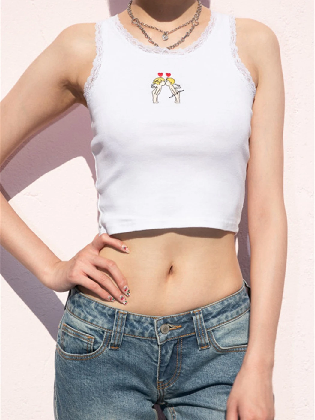 

Приталенная Майка для девушек с вышивкой в виде пиратского любопытства ангела и сердца, летние хлопковые кружевные Обрезанные кроп-топы бе...