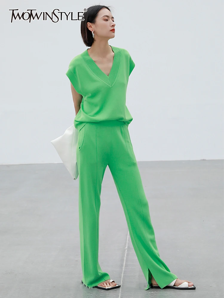 

Женский брючный костюм TWOTWINSTYLE, весенний однотонный комплект из двух предметов, топ без рукавов с V-образным вырезом и широкие брюки с разрезом сбоку, 2022