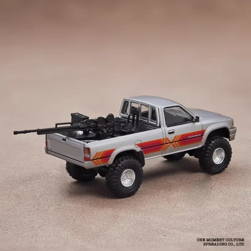 Фото MASSDI масштаб 1:64 HILUX LN107 RN80 пикап внедорожник модель автомобиля из сплава статическое украшение коллекционные подарочные игрушки №4