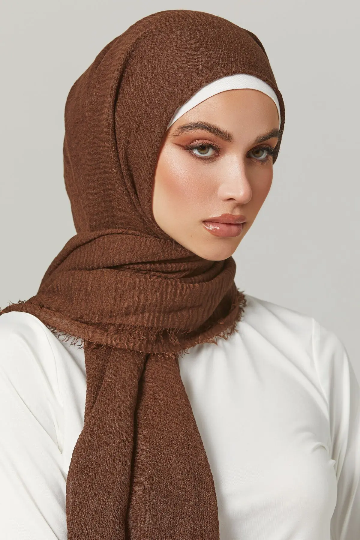 

Muslim Women Crinkle Hijab Scarf Soft Solid Cotton Head Scarves Turban Shawls and Wrap Hijab Muslim Woman Veil Bandana 175*70CM