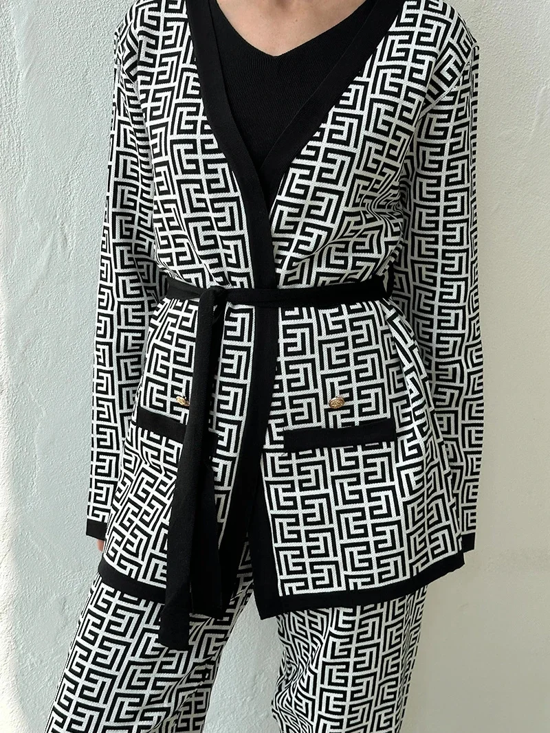 Роскошный вязаный комплект из трех предметов женский бандажный кардиган и брюки