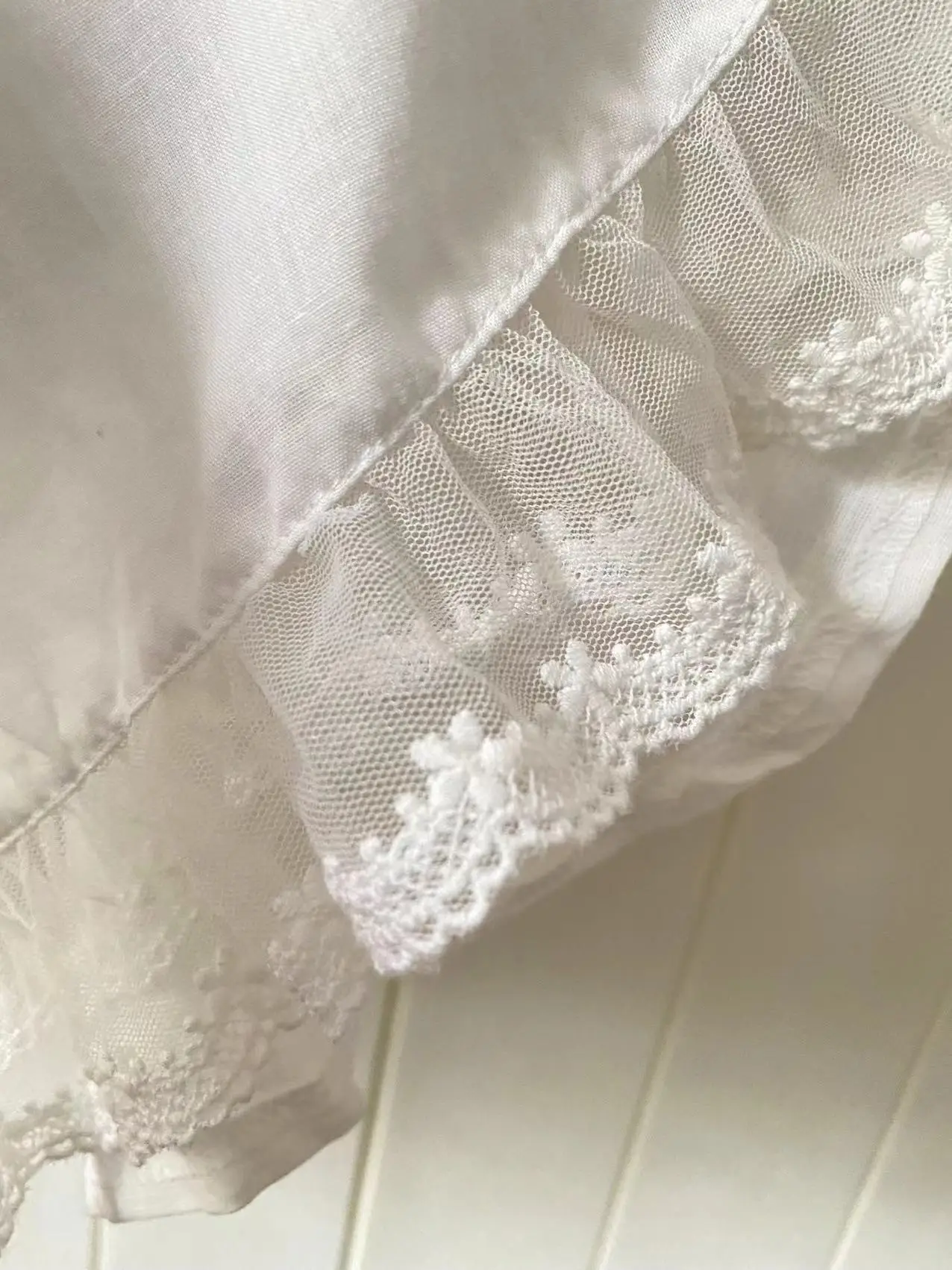 Женское платье на бретельках из хлопка и льна