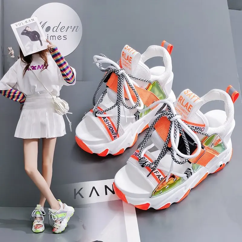 

Сандалии женские на массивной платформе 9 см, дизайнерская Повседневная пляжная обувь, модные босоножки на танкетке, со шнуровкой, лето 2022