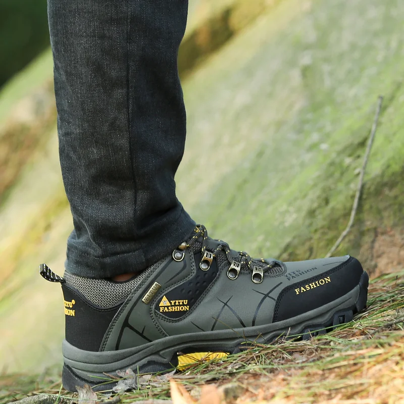 R.XJIAN Outdoor Oversized Men's Shoes Walking   Camping  Travel Fashion  Low Top Mountaineering Motorcycle Boots