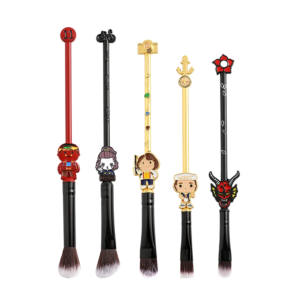

5pcs/set Stranger Hellfire Club Eddie Munson Enamel Badge Makeup Brushes Set Foundation Blush Beauty Make Up Tools