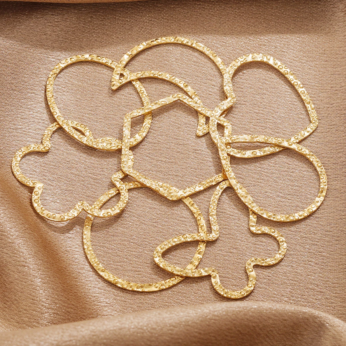 15 шт. рельефные геометрические полые сердца овальной Луны цветка для