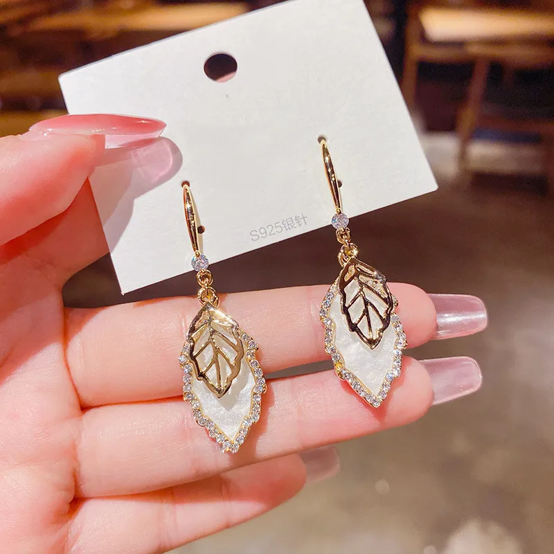 

South Korea Dongdaemun Fashion Online Red 2022 New Fashion Summer Earrings Women Yiye Becomes Rich Earrings Earhook