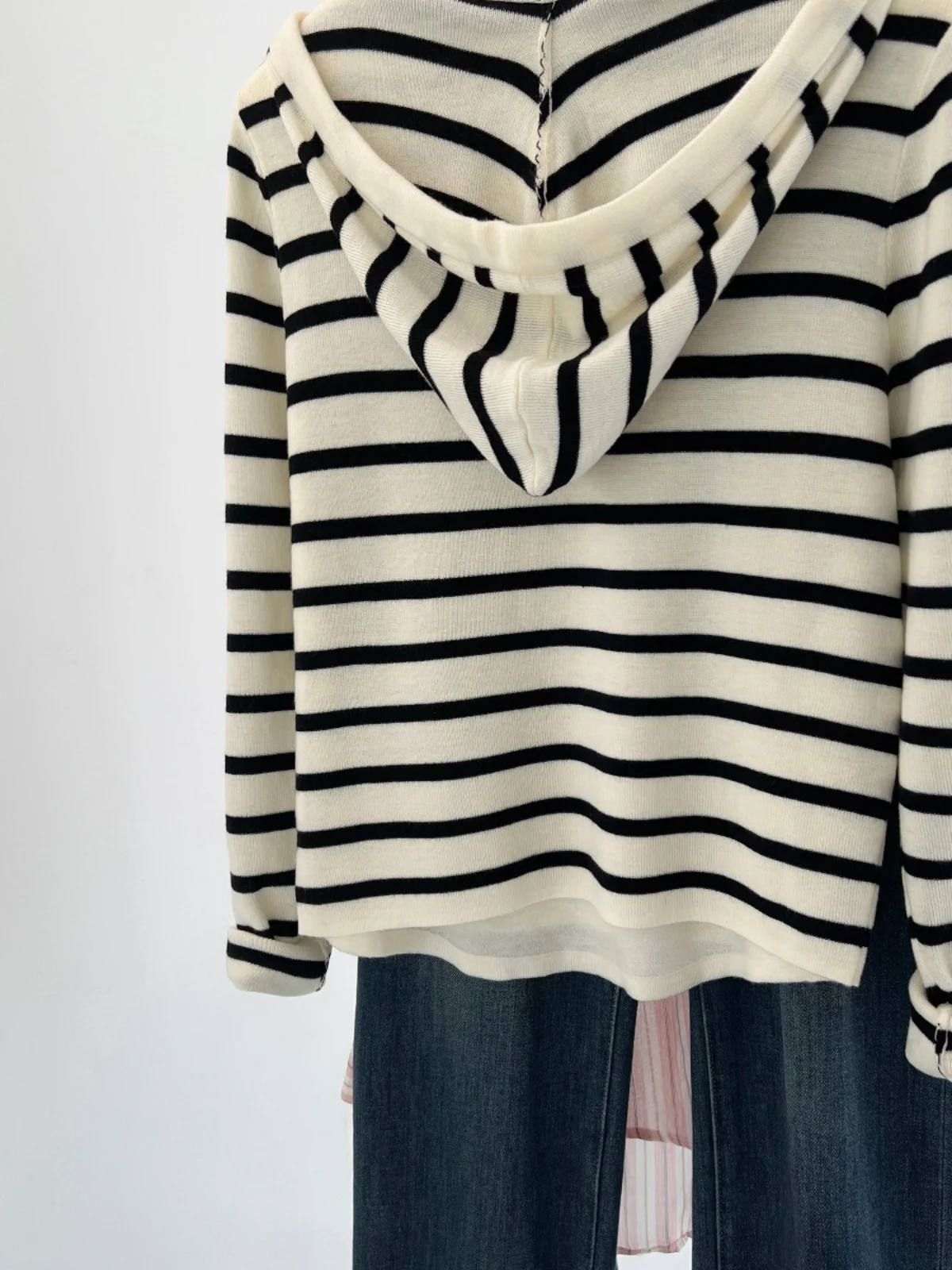 Поддельный капюшон из двух частей вязаный низ с длинными рукавами осенне-зимний