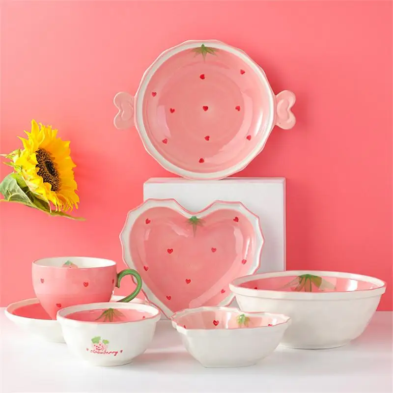 

Pink Fresh Strawberry Pattern Porcelain Bowl Set Lace Design Strawberry Heart Bowl Underglaze Color High Temperature Resisting