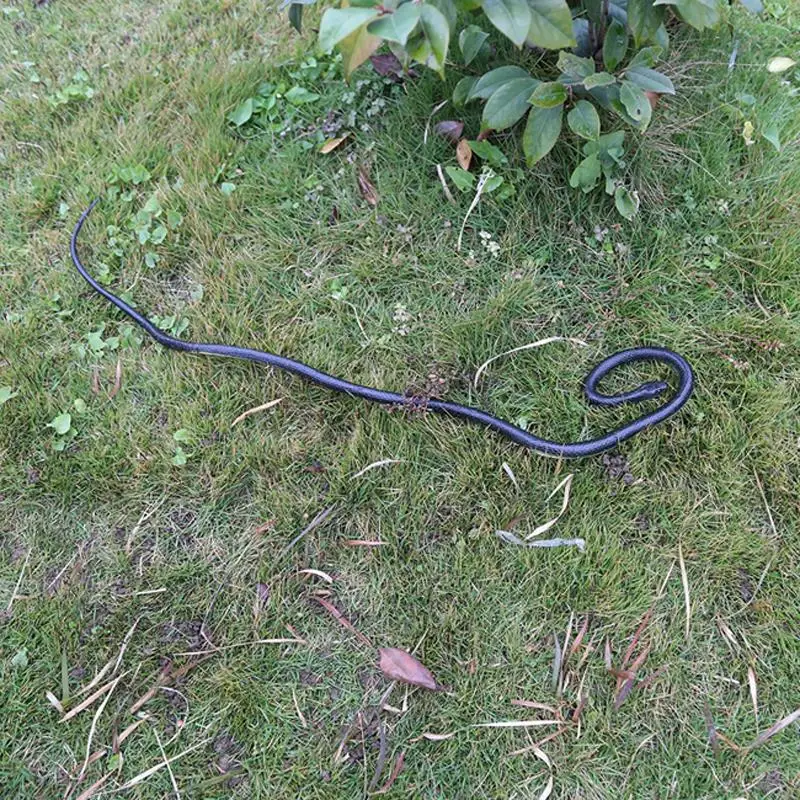

New Halloween Realistic Soft Rubber Toy Snake Safari Garden Props Joke Prank Gift About 130cm Novelty and Gag Playing Jokes Toys