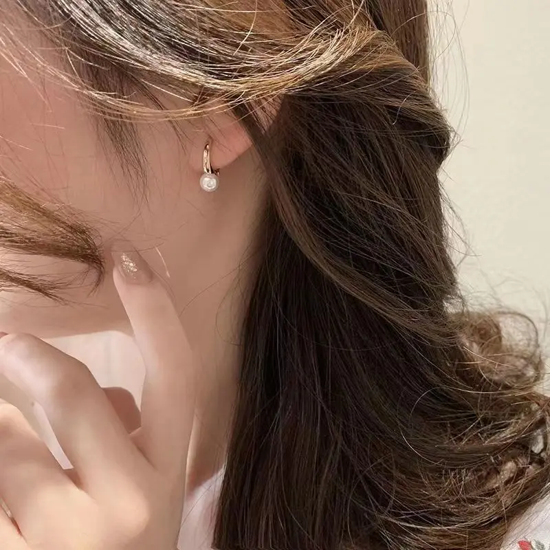 

2022 New Silver Small Hoop Earrings Delicate Ear Jewelry Temperament Premium Pearl Ear Buckle Girl Drop Shipping Gift
