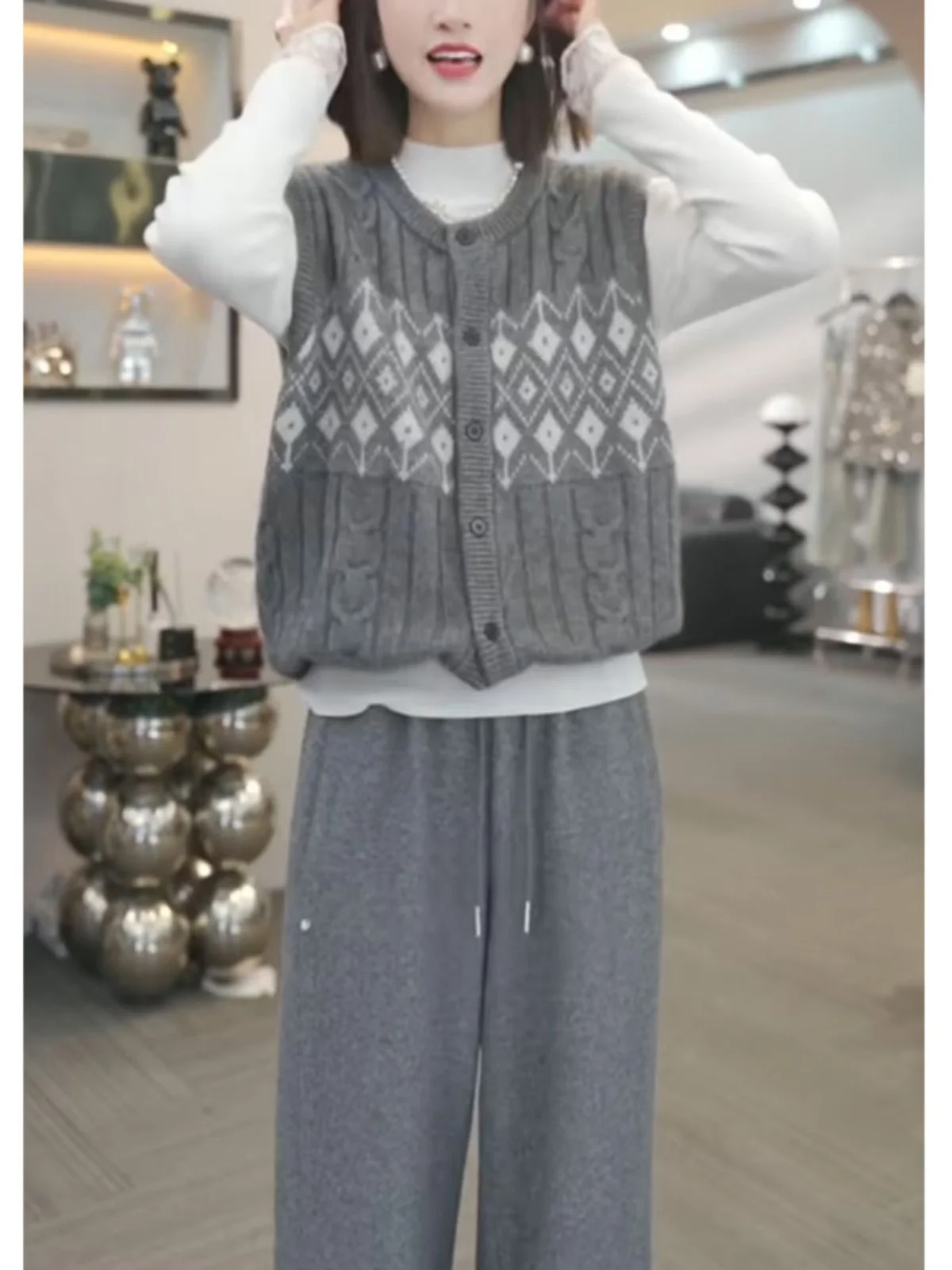 Retro Twist Rhombus Sweater vest Women Autumn and Winter Overlapping Vest Western Sle All-Matching Sleeveless Wa... |