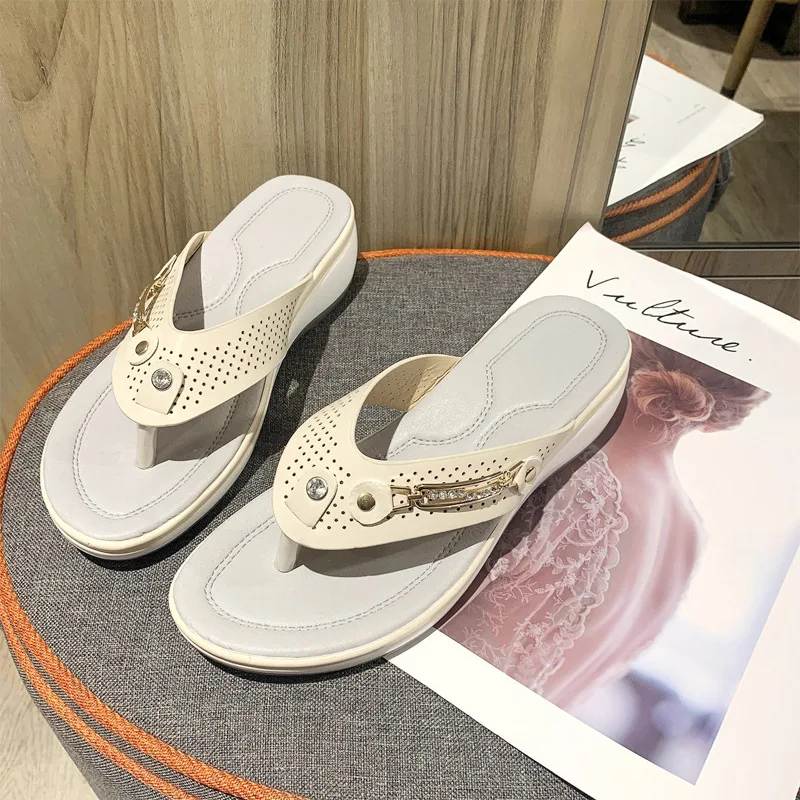 

Large size casual flip-flops women's non-slip outer wear fashion thick-soled summer sponge cake slippers clip-on beach shoes