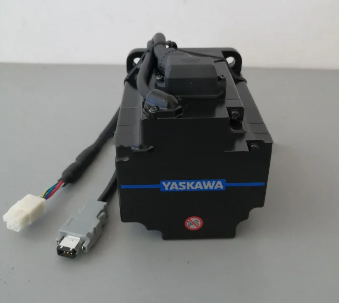 Серводвигатель Yaskawa 750W сделано в Японии для станков с ЧПУ цена производителя