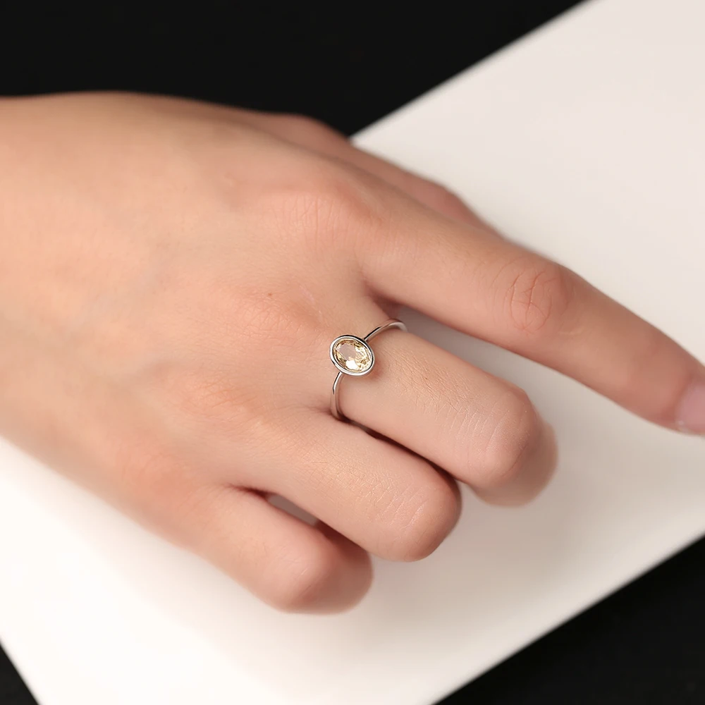 Женское кольцо с натуральным минеральным зеленым диопсидом