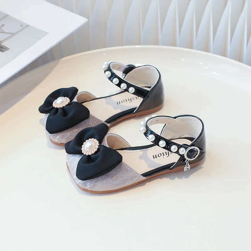 Женские сандалии с серебристыми/шампанскими головками и жемчужным бантом летние