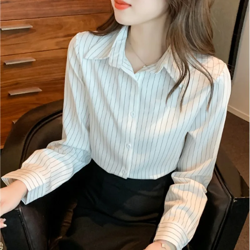 Рисунок 3 - Модная женская рубашка с воротником-поло