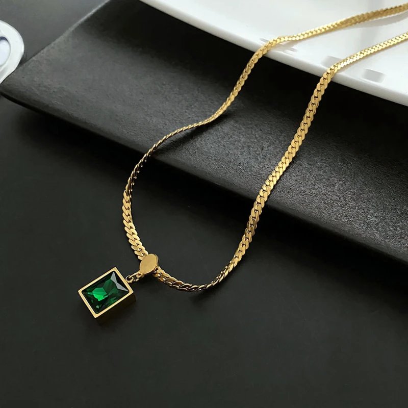 

Exquisite Green Square Zircon Clavicle Chain Necklace for Women Gifts Jewelry Vintage Necklace Wholesale